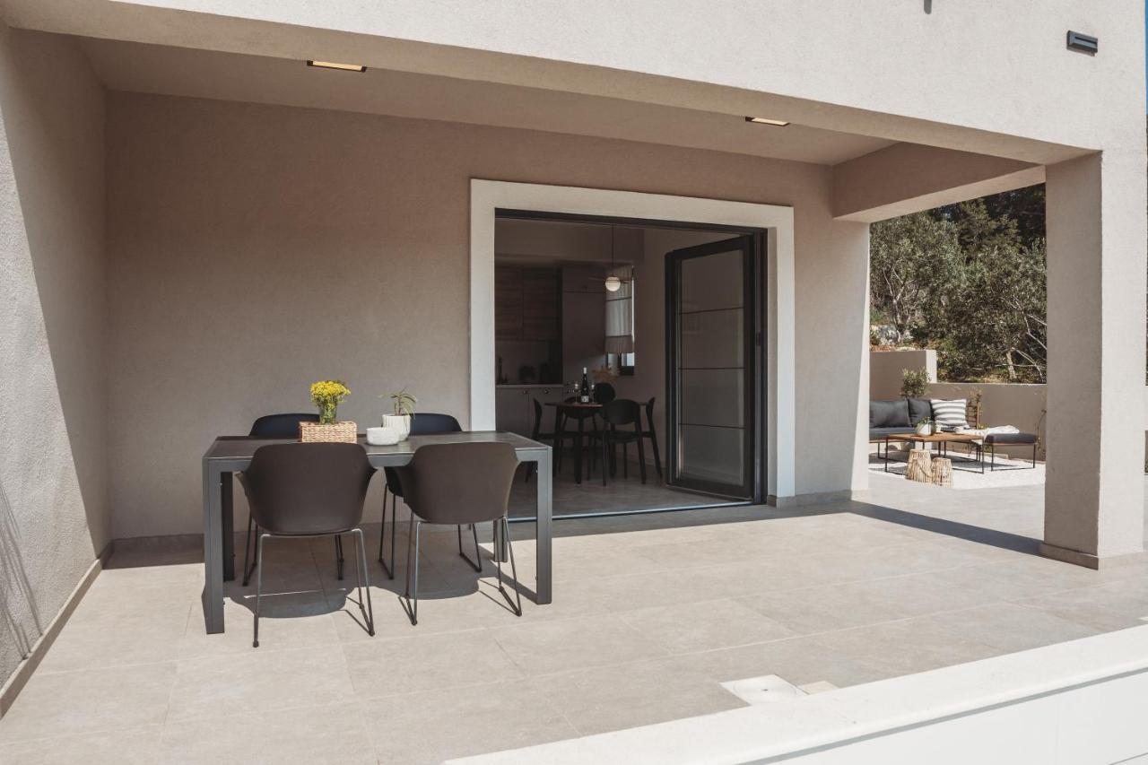 Sol Luxury Residence Near The Beach With Shared Heated Pool Bozava Exterior photo