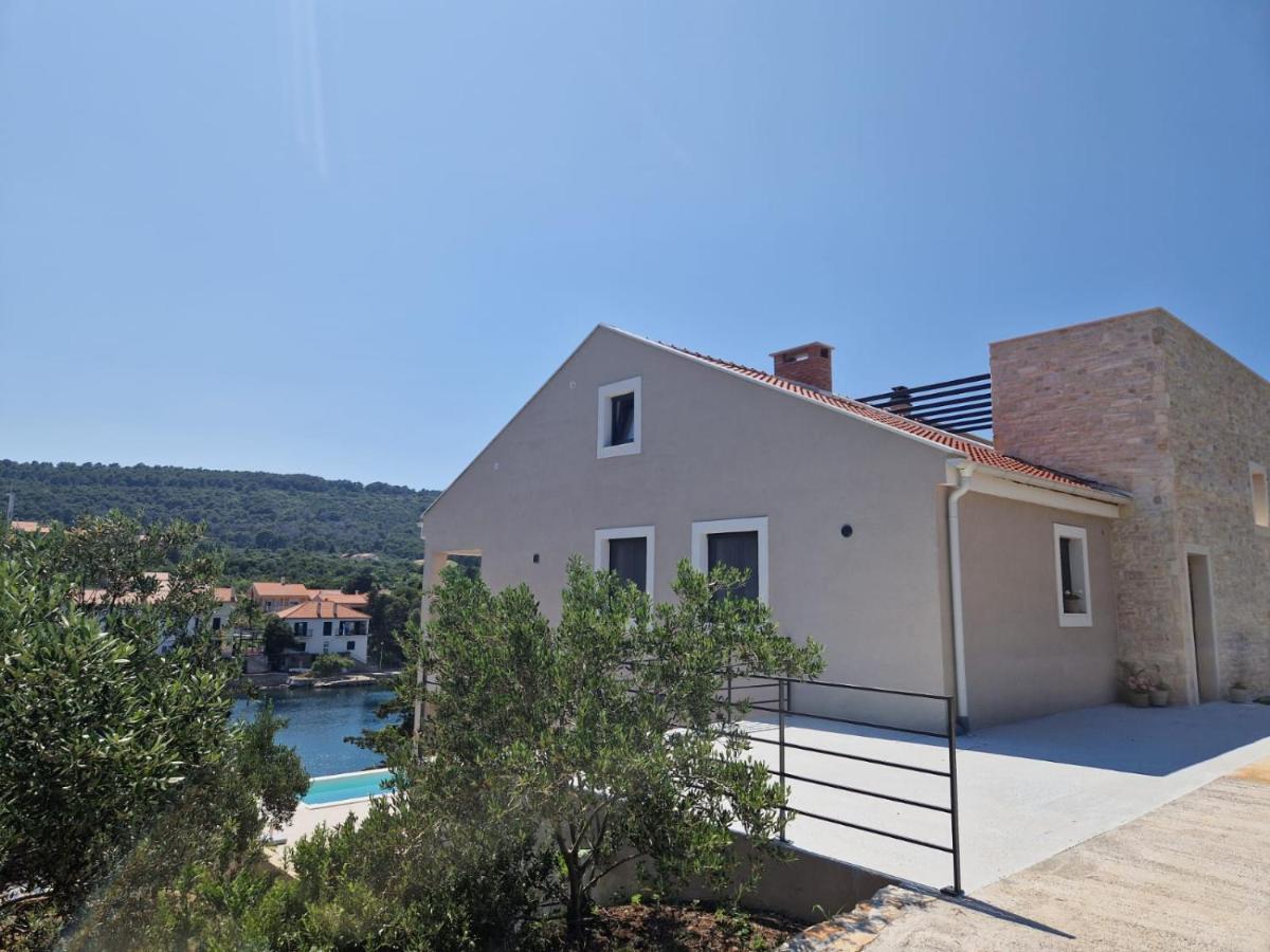 Sol Luxury Residence Near The Beach With Shared Heated Pool Bozava Exterior photo